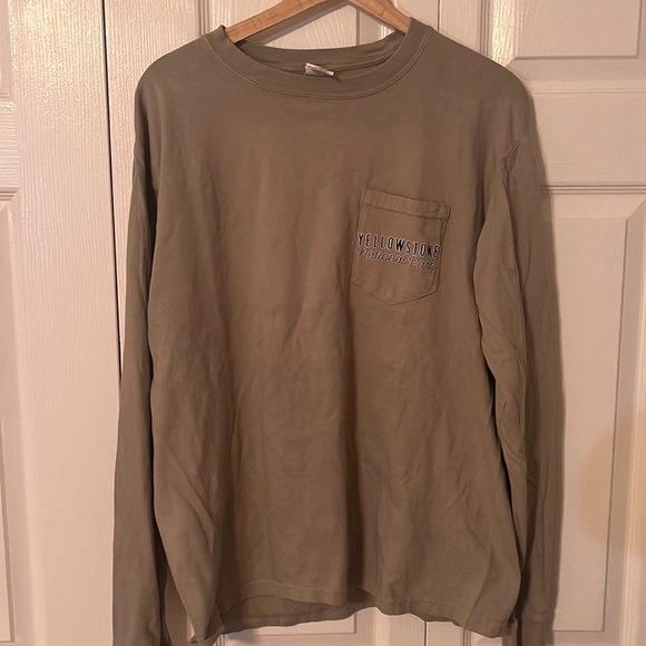 Yellowstone National Park shirt- L - Longsleeve -100% cotton - Picture 2 of 3